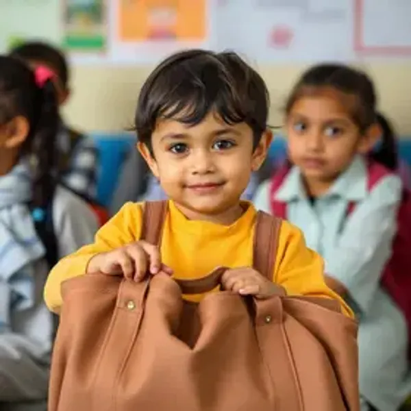 Criança fora da escola pode travar o Bolsa Família? Veja a frequência mínima exigida