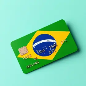 Cartão de R$ 200 inclui mais 3.284 famílias no Rio; benefício atende 30 mil e é recarregado todo dia 12